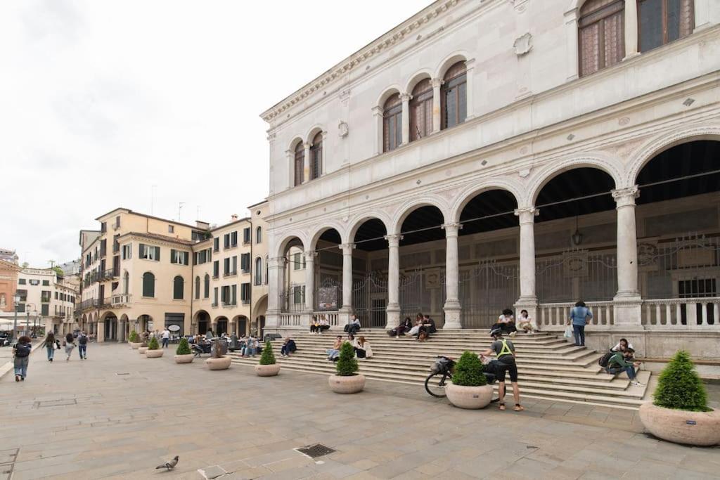 Enjoy Home - Appartamento Orologio, Piazza Dei Signori Падуя Екстер'єр фото