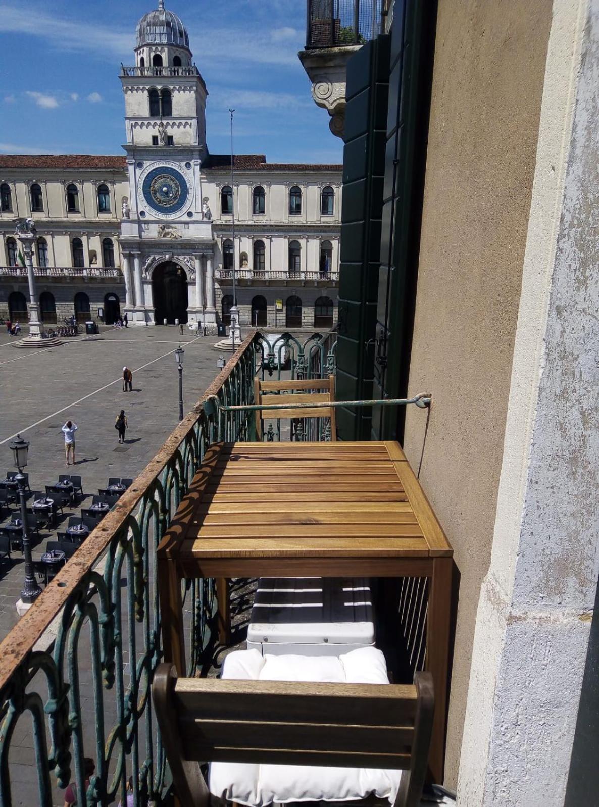 Enjoy Home - Appartamento Orologio, Piazza Dei Signori Падуя Екстер'єр фото